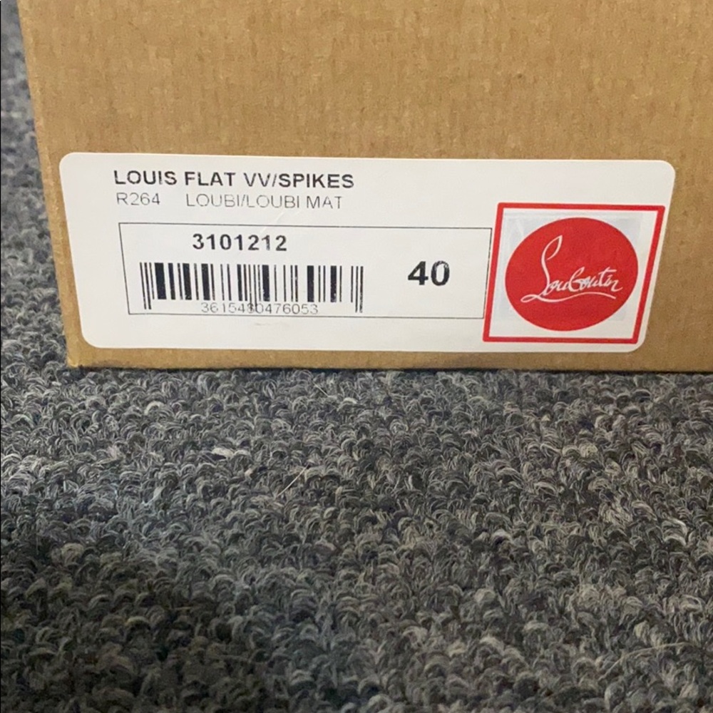 Shoes - Picture 2 of 4